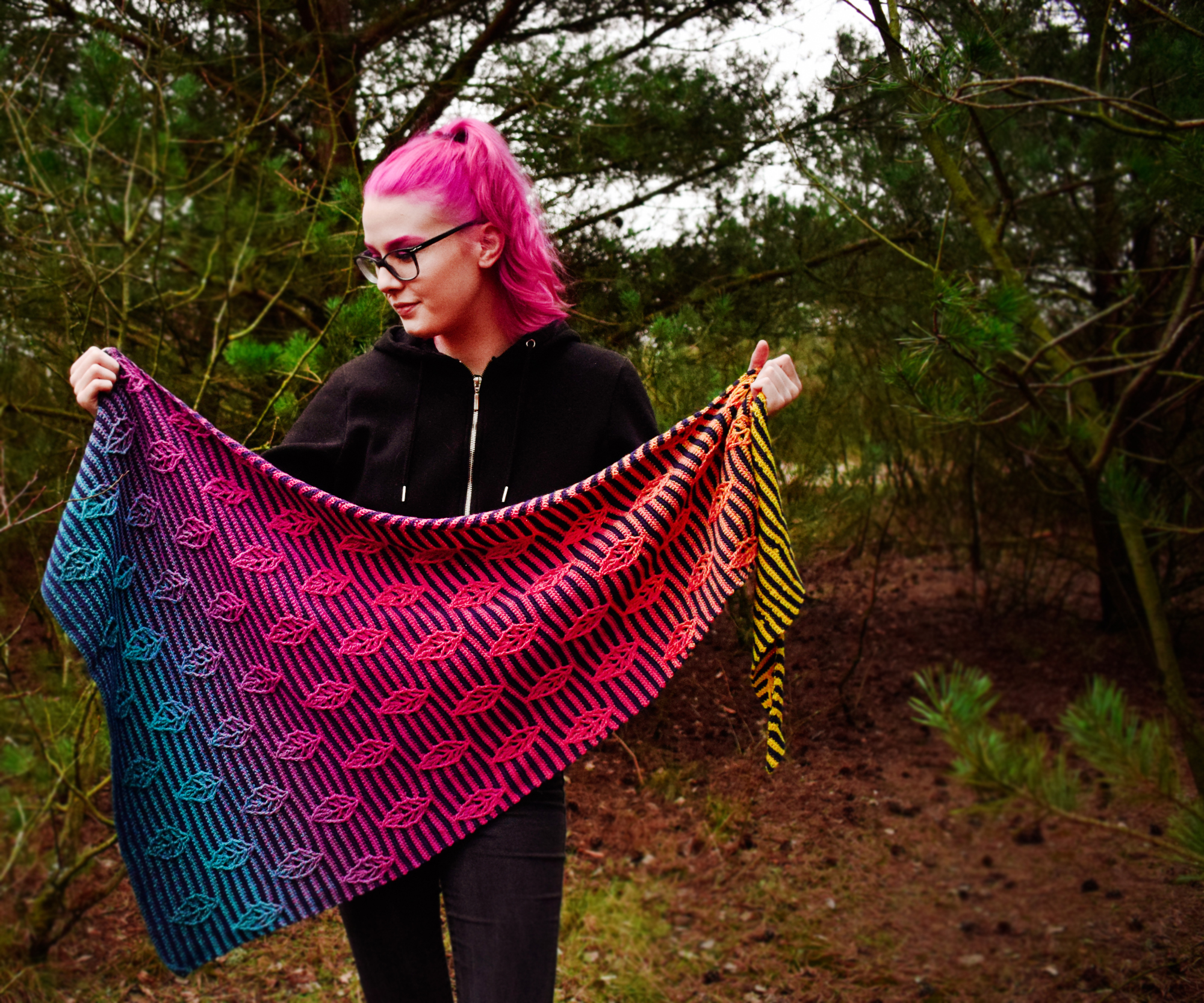 oase Overdreven Proberen New Crochet Pattern: Glowing Leaf Shawl – A Spoonful of Yarn